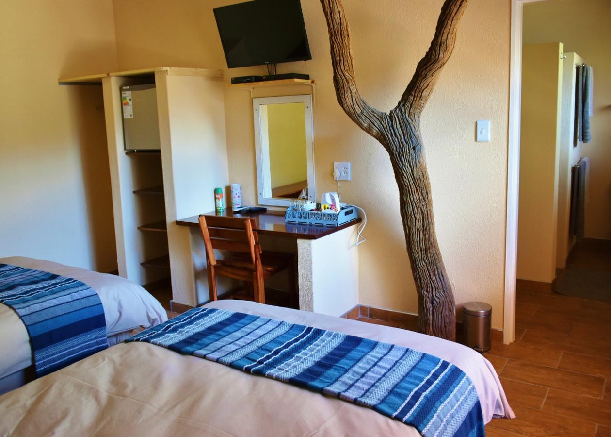 Kamaku Guesthouse Cc Очиваронго Экстерьер фото