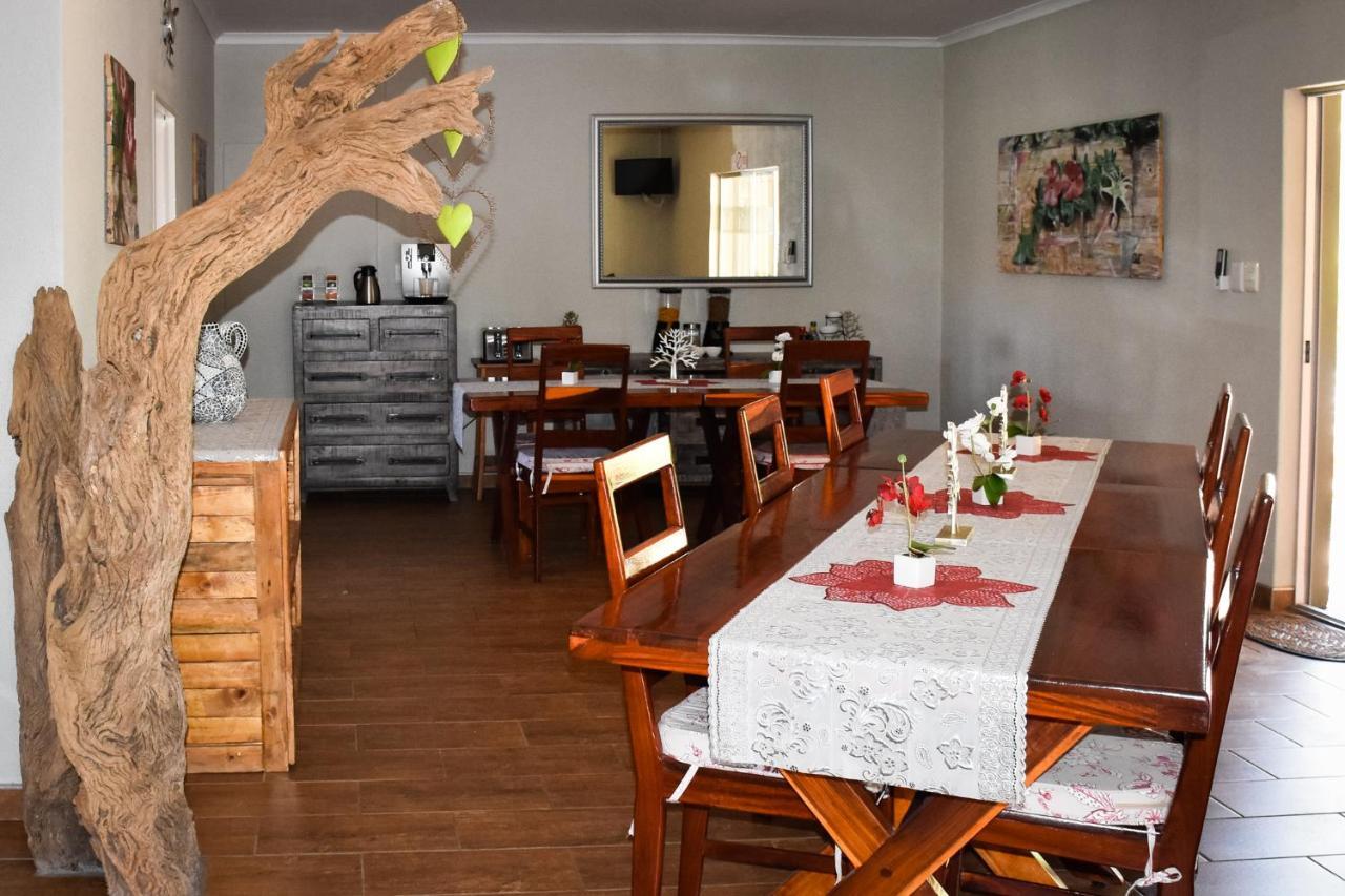 Kamaku Guesthouse Cc Очиваронго Экстерьер фото
